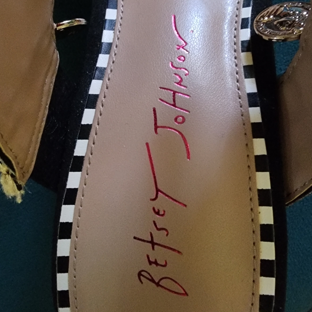 Betsey Johnson Callan Raffia Wedge Sandal - Picture 3 of 3